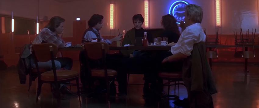 Flatliners (1970) Movie scene: David (Kevin Bacon), Randy (Oliver Platt), Joe (William Baldwin), Rachel (Julia Roberts) and Nelson (Kiefer Sutherland) seated together at a table