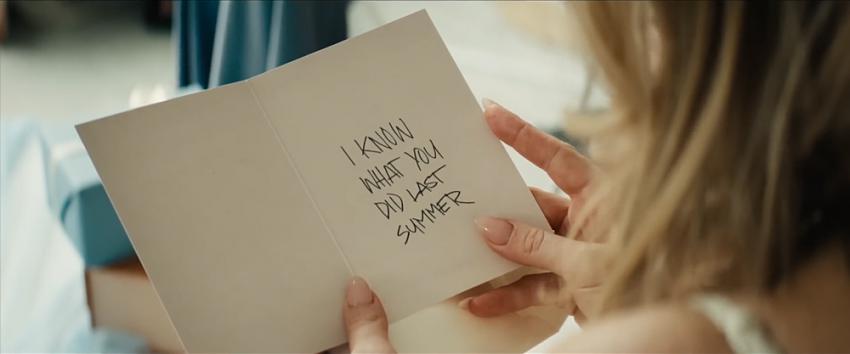 I Know What You Did Last Summer (1970) Movie scene: A card displaying the cryptic message, 'I Know What You Did Last Summer'