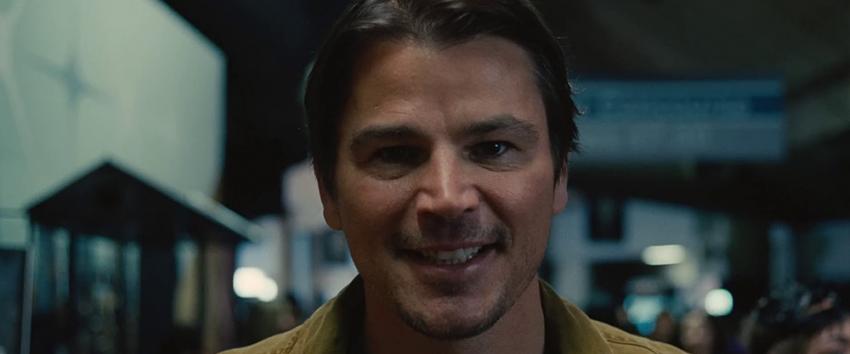 Trap (1970) Movie scene: A close-up shot of Cooper (Josh Hartnett) with a smirk on his face